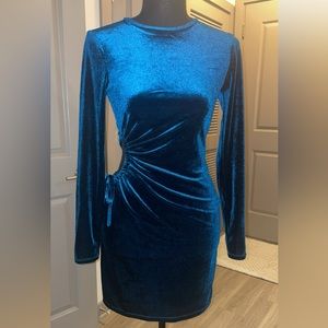 Very cute dress, perfect for the holidays